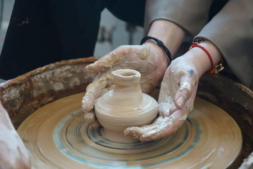 一捧熱土 一顆匠心 文登區美術教師“尚美講堂”第八期繪畫培訓活動圓滿舉行